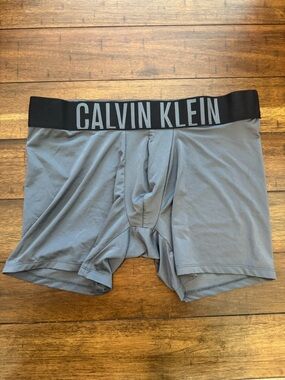Calvin Klein Men's Light Gray Boxer Briefs with Black Logo Waistband
